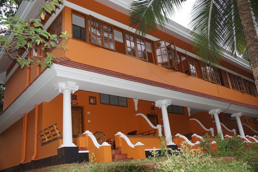 Soma Birds Lagoon Hotel Kotamangalam Exterior foto