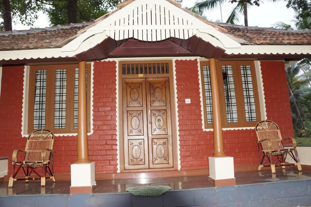Soma Birds Lagoon Hotel Kotamangalam Exterior foto